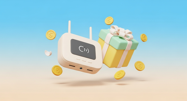 셋톱박스와 선물 박스가 함께 있고 주변에 동전들이 떠다니고 있는 이미지